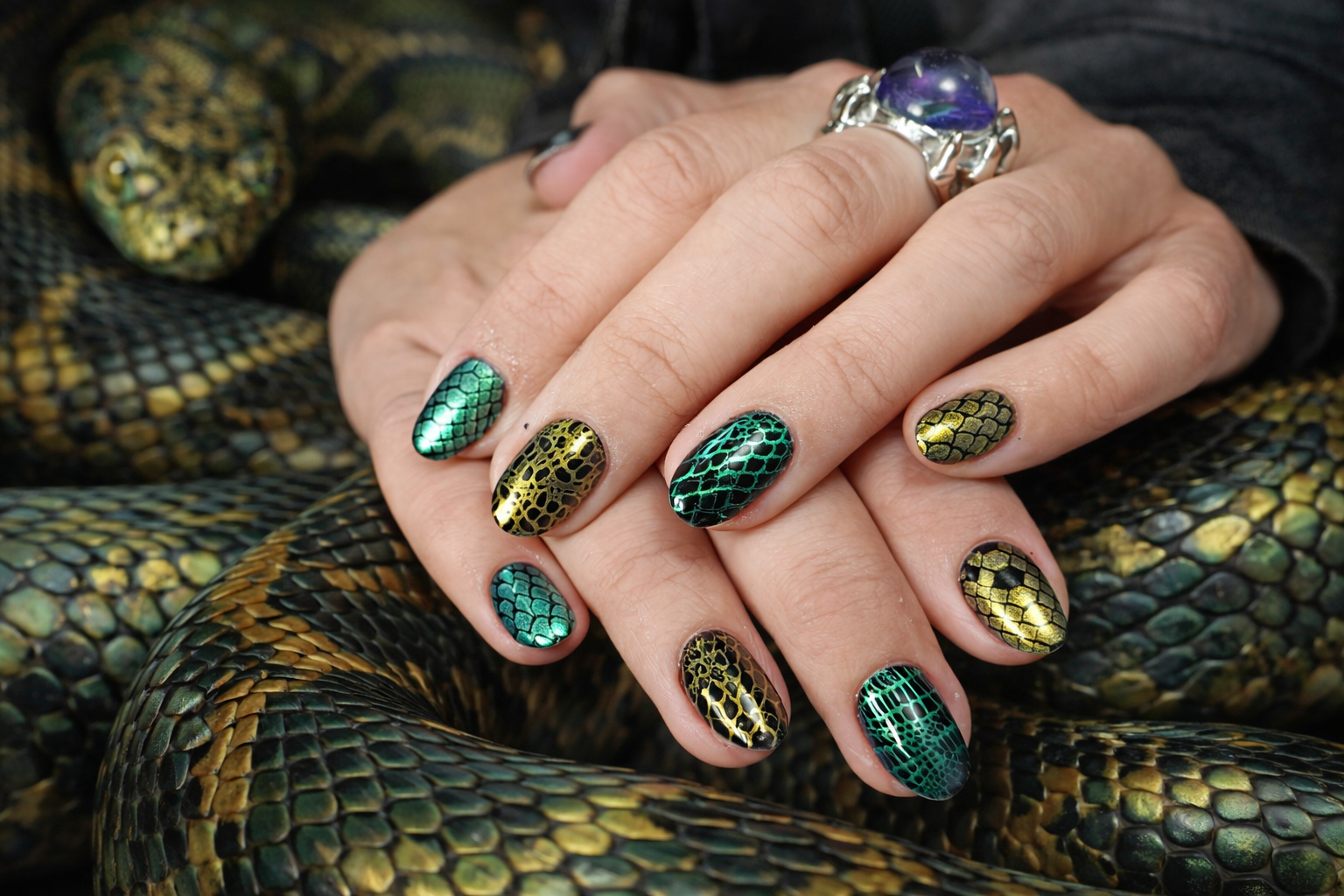 Работа мастера Nail Owl